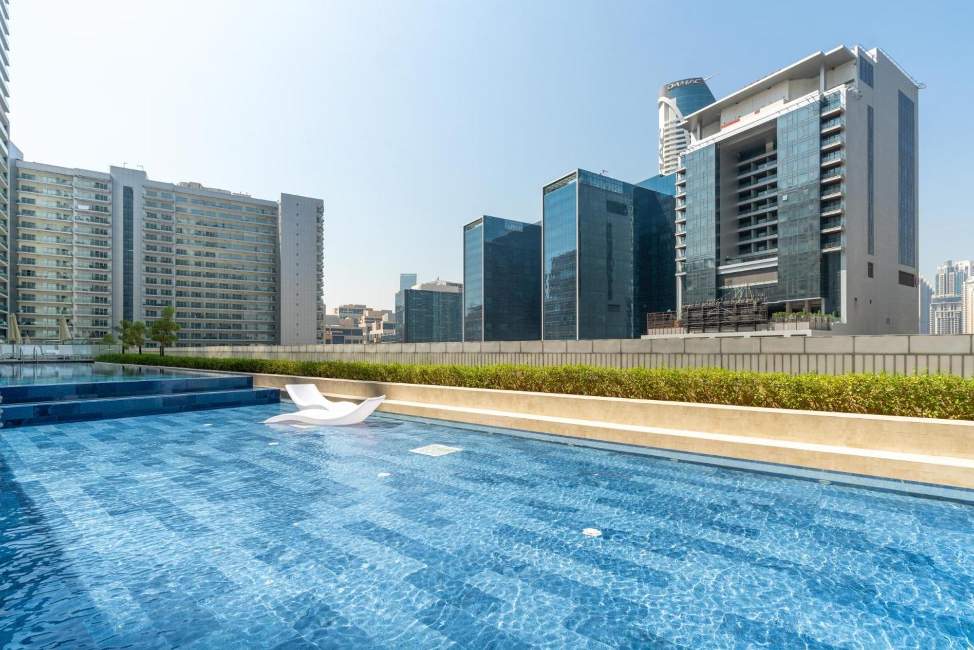 Sparking 2 Bedroom At Vera Residences Dubai Ngoại thất bức ảnh